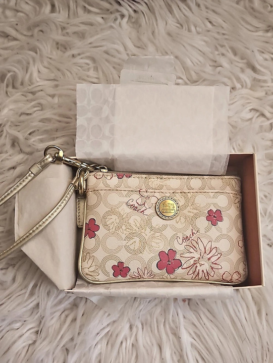 Coach Handbags - Coach Daisy Outline Signature Metallic Double Zip Wristlet Pink & Cream